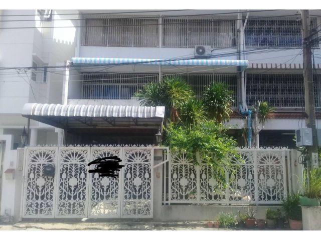 PP481ขาย ทาวน์เฮ้าส์ 4 ชั้น ซอยสวนพลู 35 ว้า กว้าง 8 ม.ลึก 16 ม. ปากซอยสวนพลูตรงข้ามคอนโดปิยะสาทร