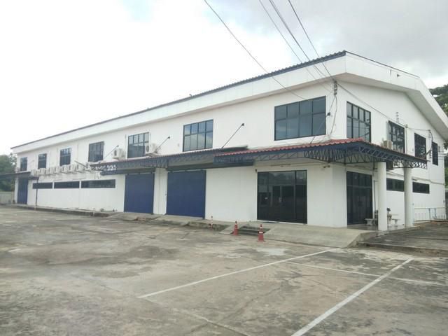 For Rent โกดังพร้อมสำนักงานและที่พัก เนื้อที่ 2ไร่ ถนนรามอินทรา ที่จอดรถเยอะมาก