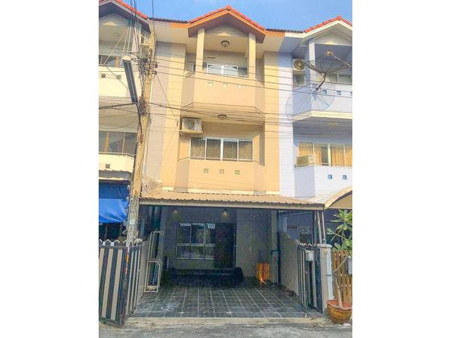 ขายทาวน์โฮม ม.บ้านปริฉัตร นวมินทร์ 111