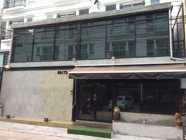 PP494โฮมออฟฟิต 2 คูหา 4 ชั้น 38 ตรว. (480 ตรม.) ทาวน์โฮม เนอวานา พาร์ค ซ.รามคำแหง 53