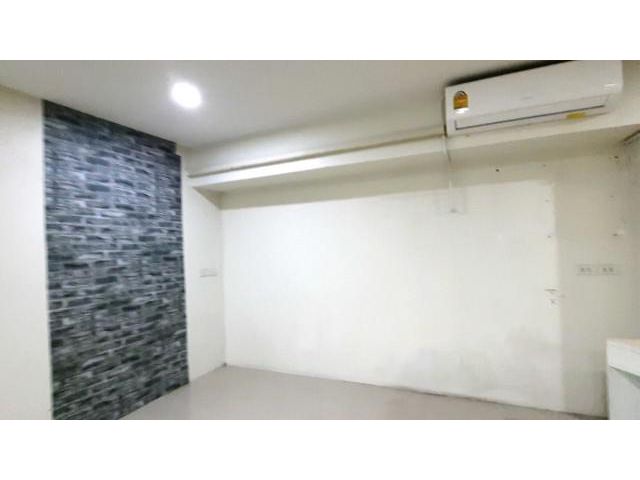 ZRC300935 ให้เช่า ห้องห้องเปล่า เพื่อทำ ออฟฟิศ/ร้านค้า/ฯลฯ ในโรมแรม  Nice Palace สะพานควาย