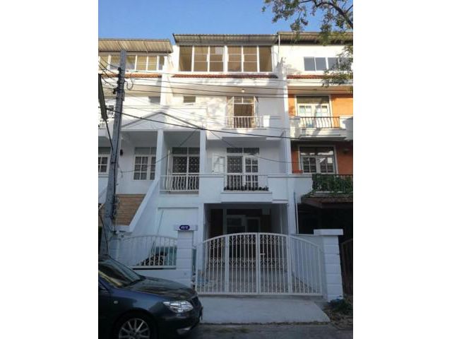 รหัสทรัพย์ 3217 ทาวโฮมน์ 3 ชั้น ซ.บางนาตราด4