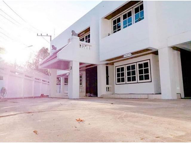 HR3 ให้เช่าบ้านด่วนราคาถูกซอย สุขุมวิท 16