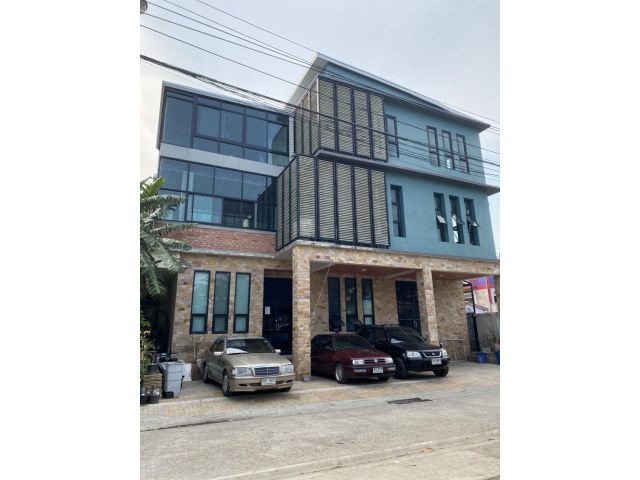 บ้านเดี่ยว 3.5 ชั้น 97 ตร.ว. ซ.ลาดพร้าววังหิน 80