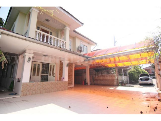 ม.เจริญลาภ 5 คลอง 8 รังสิต