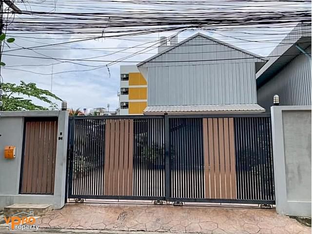 ขาย บ้าน 3 ชั้น พร้อมโกดัง เก็บของ สวนหลวง ร.9