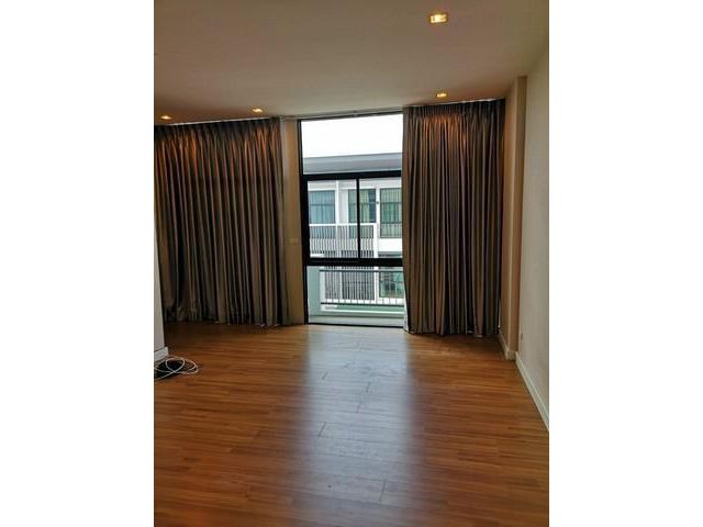 For Rent ทาวน์โฮม โคซี่ โชคชัย4 แยก72