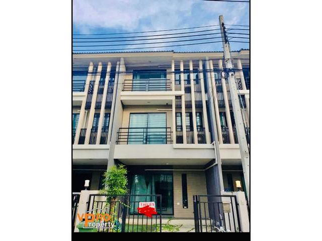 ให้เช่า ทาวน์โฮม 3 ชั้น โครงการ Work Place บางนา