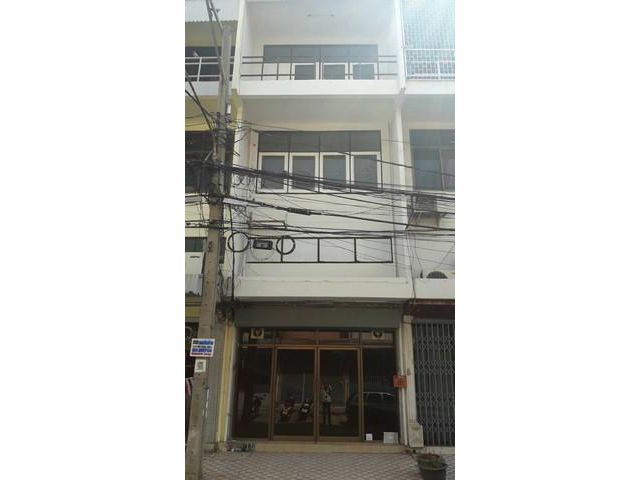 ขายด่วน อาคารพาณิชย์ 3.5 ชั้น เสนานิคม 1