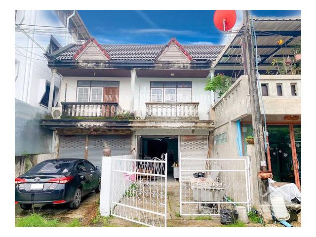 ทาวเฮาส์ 2 ชั้น ใกล้แยกไผ่ล้อม โฉนด 19ตรว. ต.จันทนิมิต อ.เมือง จ.จันทบุรี รหัส H70
