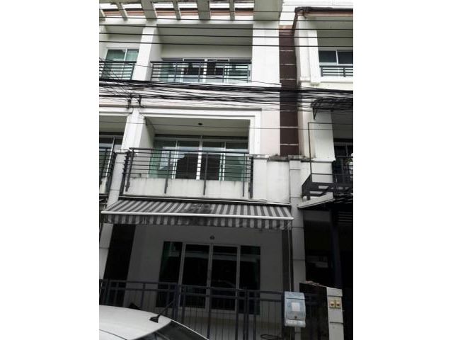 รหัสทรัพย์ 3872 ทาวน์โฮม หมู่บ้านกลางเมืองวังหิน ซอยลาดพร้าววังหิน 53