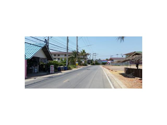 ที่สีม่วง 5 ไร่ถ้วน เป็นพื้นที่สีม่วงสำหรับอุตสาหกรรม อยู่หลังนิคมสมุทรสาคร ย่านความเจริญ ใกล้ ถ.พระราม 2 ขายที่ดินสมุทร