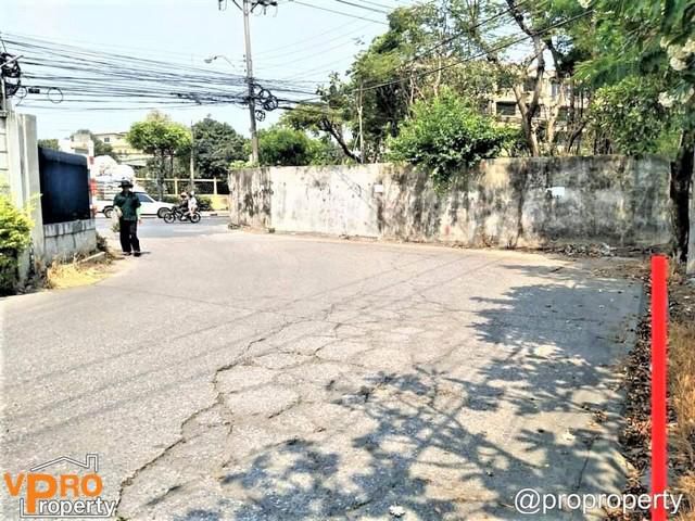 ขายที่ดินเฉลิมพระเกียรติ ร.9 ซอย 42