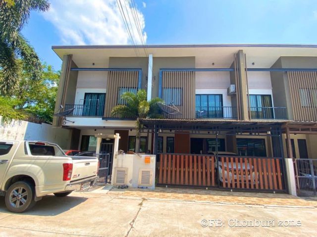 บ้านให้เช่า บ้านทาวน์โฮม พร้อมเฟอร์ หมู่บ้านสวนเสือปลาม์ฮิลล์