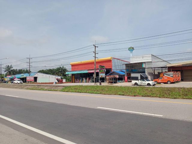 ร้อนเงิน ขายด่วนๆ เจ้าของขายเอง ไม่ลีลา คุยง่ายๆ (แต่ขอคนที่พร้อมจบ) ที่ดินอยู่ตรงข้ามหน้า รพ.ท่าแซะ จังหวัดชุมพร