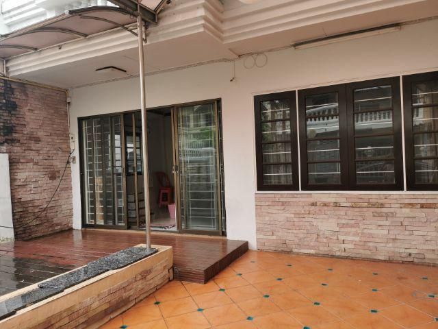 For Rent ทาวน์เฮาส์ 2 ชั้น บ้านหลังมุม ซอยลาดพร้าว 80 แยก 22 ซอยทะลุห้วยขวางได้ ใกล้ถนนเลียบด่วน