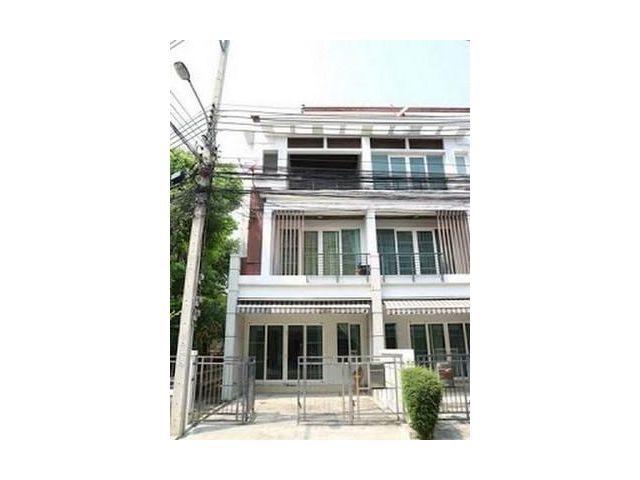 ทาวน์เฮ้าส์ 3 ชั้น บ้านกลางเมือง ลาดพร้าว-เสนา 1