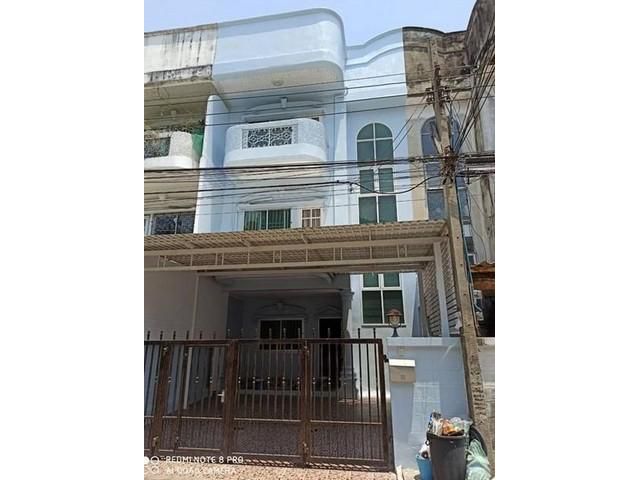 ให้เช่าทาวน์โฮม 3 ชั้น 36 ตรว.ลาดพร้าว84 เลียบด่วน