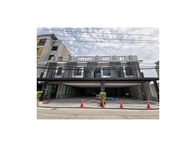 อาคารสำนักงาน ซ.ลาดพร้าว 71