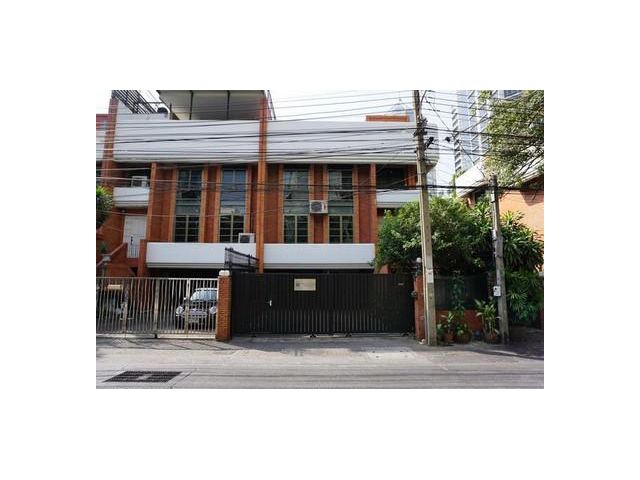 ให้เช่าทาวน์โฮม 6 ชั้น ซ.ร่วมฤดี
