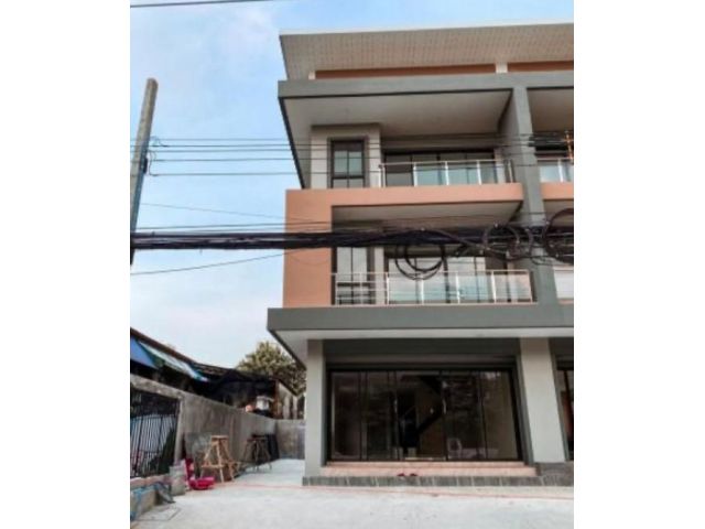 ให้เช่าทาวน์โฮม 3 ชั้น รามอินทรา 19 หลังหัวมุม