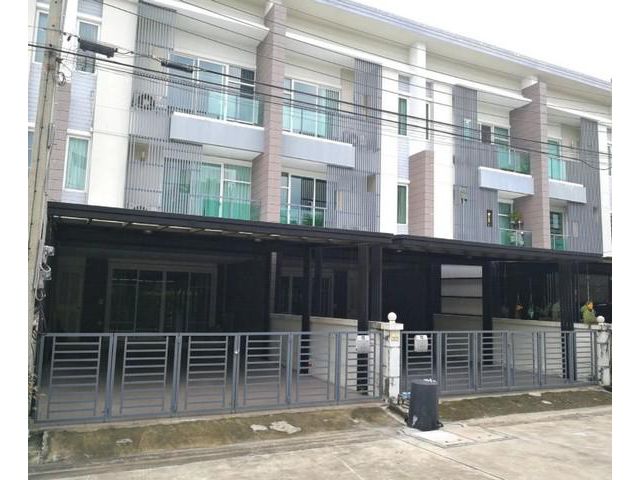 ให้เช่าทาวน์ อเวนิวศรีนครินทร์อ่อนนุช 68 พร้อมอยู่