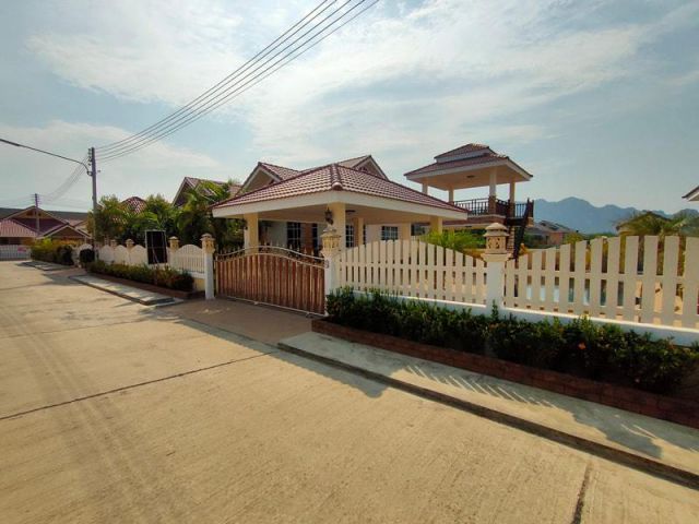 บ้านเดี่ยววิวภูเขาสวย+สระว่ายน้ำ ใกล้โรงพยาบาลชะอำ