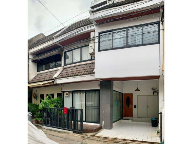 PP577 ให้เช่า ทาวน์เฮ้าส์ Townhouse ทองหล่อ ซอย 18-20
