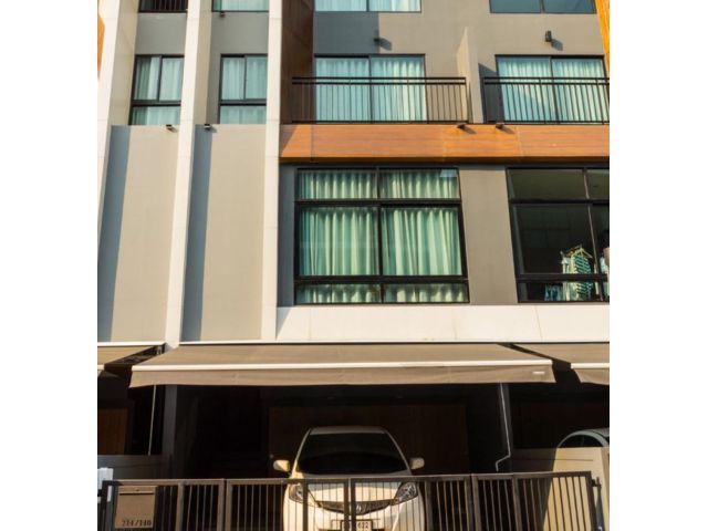 PP580 ขายทาวน์โฮมพัฒนาการ20 Town home 3.5 ชั้น แต่งครบพร้อมอยู่บิ้วอินทั้งหลัง