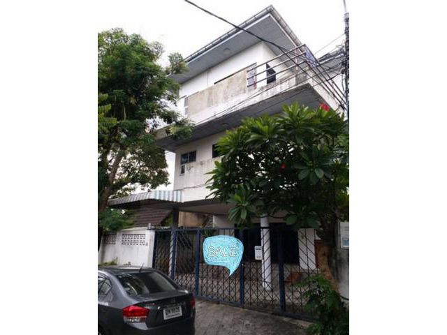 ขายบ้านเดี่ยว 3 ชั้น   ย่านประชาราษฎร์บำเพ็ญ