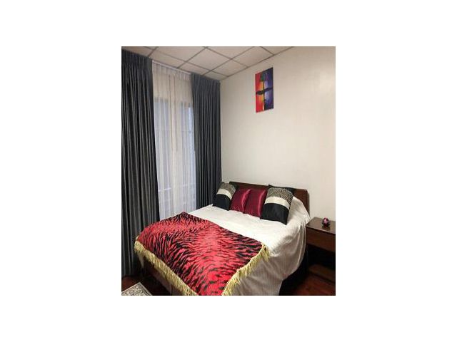 ให้เช่า Prasarnmit Condo  1นอน 22000 บาท