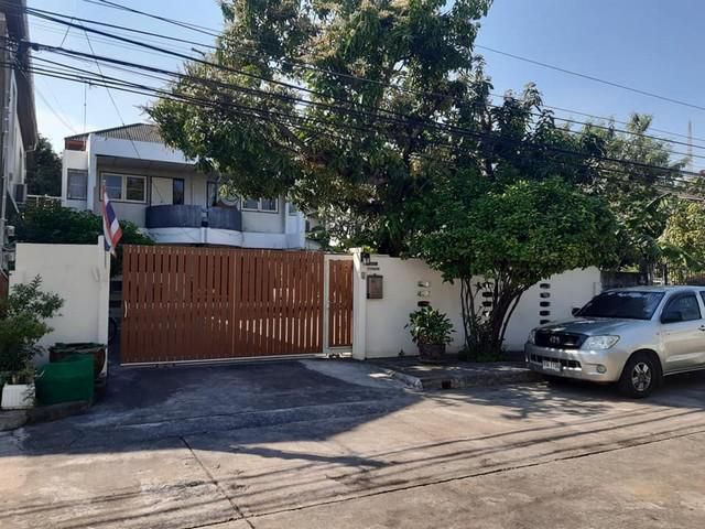 ขายบ้านเดี่ยว 2 ชั้น หมู่บ้านเมืองทอง 2/1ซอยพัฒนาการ 74