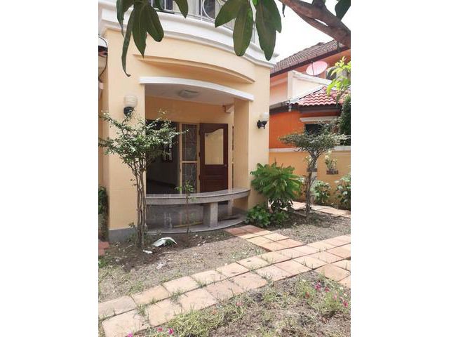 ให้เช่าบ้าน หมู่บ้านสวนดอกไม้ ซอยบรมราชชนนี105
