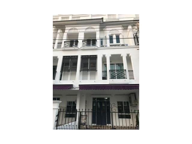 ให้เช่าทาวน์โฮม 3 ชั้น สุขุมวิท62