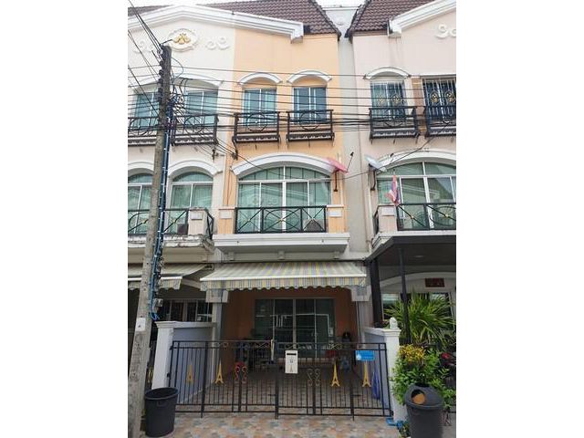 ให้เช่าทาวน์เฮ้าส์บ้านกลางเมืองเดอะปารีส พระราม 9