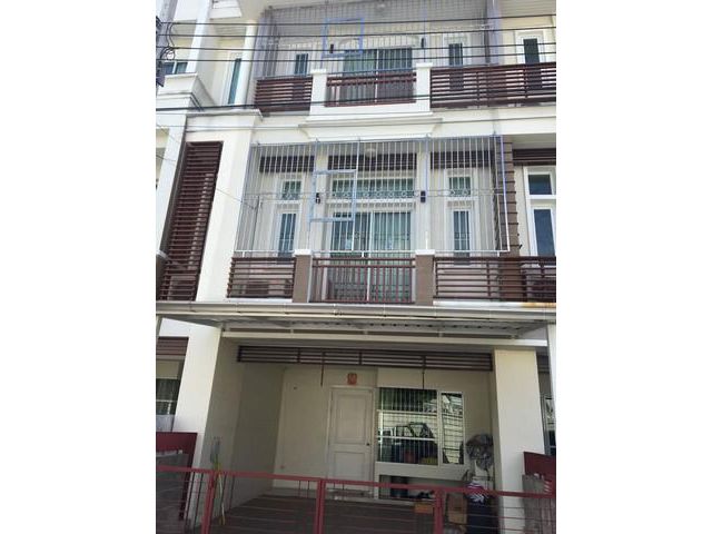 ให้เช่าทาวน์โฮม 3 ชั้น พรีเมี่ยมเพลส5 รามอินทรา 40
