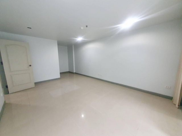 ห้องมุม ขายถูก รีเจ้นท์ โฮม 7/1 บางนา - สรรพาวุธ