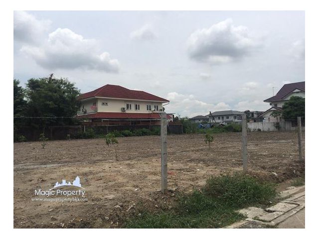 ขายที่ดิน ในหมู่บ้านชัยพิทักษ์, ทุ่งสองห้อง หลักสี่  ที่ดิน 450 ตารางวา