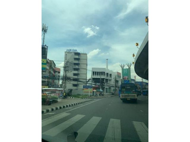 รหัสทรัพย์ 3980 อาคารโชว์รูม สำนักงาน หรือ คลินิก ทำเลทองติดถนนแจ้งวัฒนะ