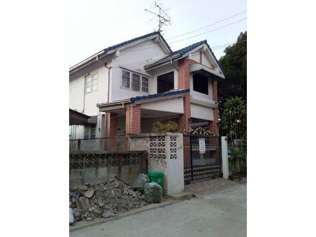 บ้านเดี่ยว 2 ชั้น 32 ตรว. หมู่บ้านอมรพันธ์นคร6