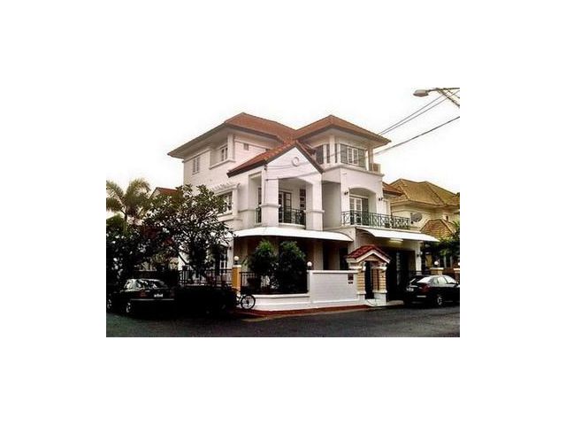 บ้านเดี่ยว 3 ชั้น มัณฑนา สวนหลวง ร.9 ซอย 28 แยก 1