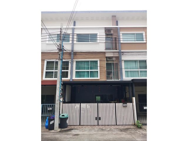 V&C L#00030-ทาวน์เฮ้าส์ 3 ชั้น วิลเลจ ซิตี้ พัฒนาการ 19.4 ตร.ว. ซ.พัฒนาการ32 ถ.พัฒนาการ แขวงสวนหลวง เขตสวนหลวง กรุงเทพฯ