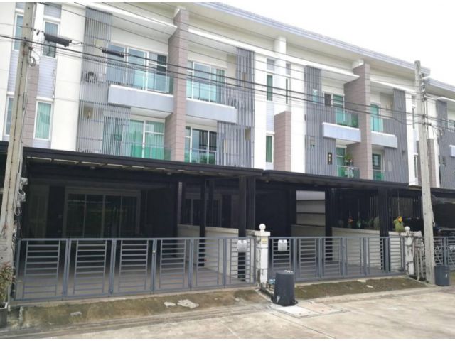 ให้เช่าทาว์นโฮม 3 ชั้น เอวนิวศรีนครินทร์