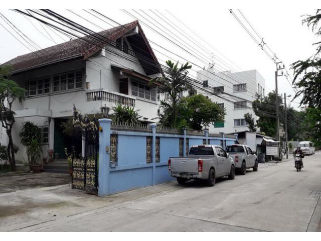 ขาย บ้าน 2 หลัง ซอยลาดพร้าว 124 ถนนลาดพร้าว เขตวังทองหลาง กรุงเทพมหานคร