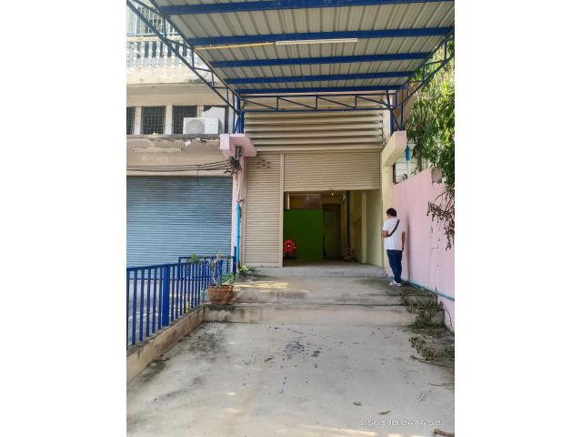 ให้เช่าอาคารพาณิชย์ บางขุนเทียน 700 ตรม. 3 ชั้น ไฟฟ้า 3 เฟส ทำโรงงานได้ ค่าเช่าถูก