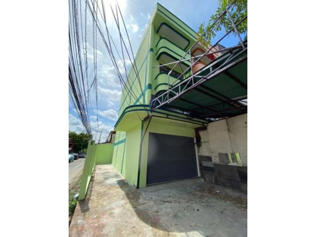 รหัสทรัพย์ B2060 ให้เช่า อาคารพาณิชย์ 3 ชั้นครึ่ง ปากซอยลำลูกกา 29