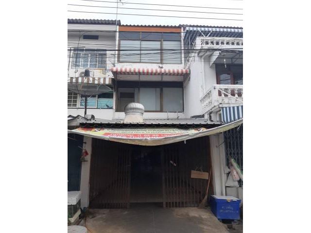 รหัสทรัพย์ 4328  ทาวน์เฮาส์ 3 ชั้น ลาดพร้าว 109 เหมาะสำหรับทำออฟฟิศ สต๊อกสินค้า