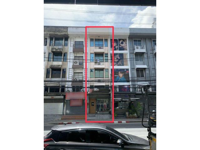 ให้เช่าอาคารพาณิชย์ 4ชั้นครึ่ง แยกลาดพร้าว รัชดา