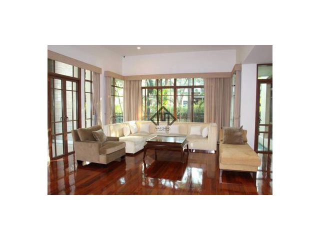 บ้าน พระโขนง 4ห้องนอน พร้อมสระว่ายน้ำ ที่จอดรถ3คัน