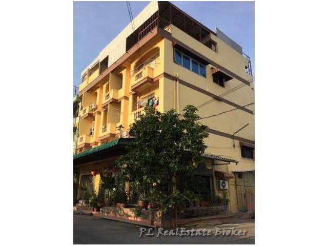 ขายอาคาร 3 คูหา 104ตรว พร้อมโกดัง ซอยลาดกระบัง